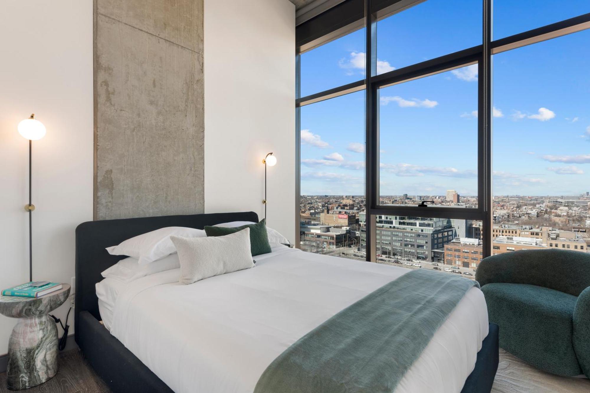 Fulbrix Bright Designer With West Loop Views Apartment Chicago