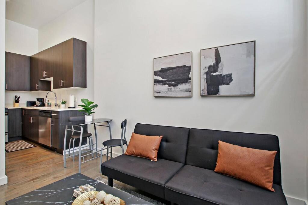 1br Adorable With In-unit Laundry - 206 Rep * Chicago