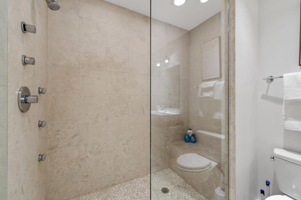Hébergement de vacances Amazing 4br 4ba Oasis W Rooftop & Stunning Design