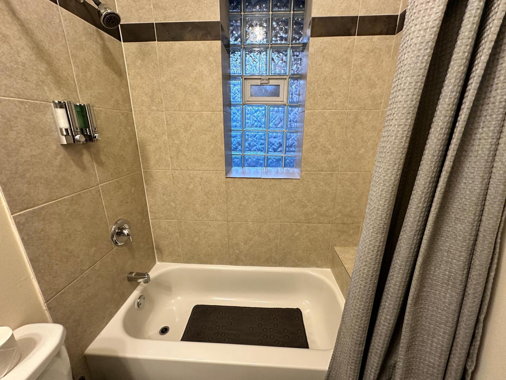 Casa de Férias Spacious Lakeview Hideway With Parking! Chicago