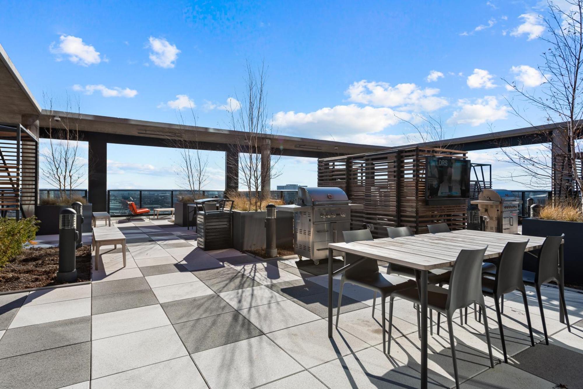 Fulbrix Bright Designer With West Loop Views Apartment Chicago