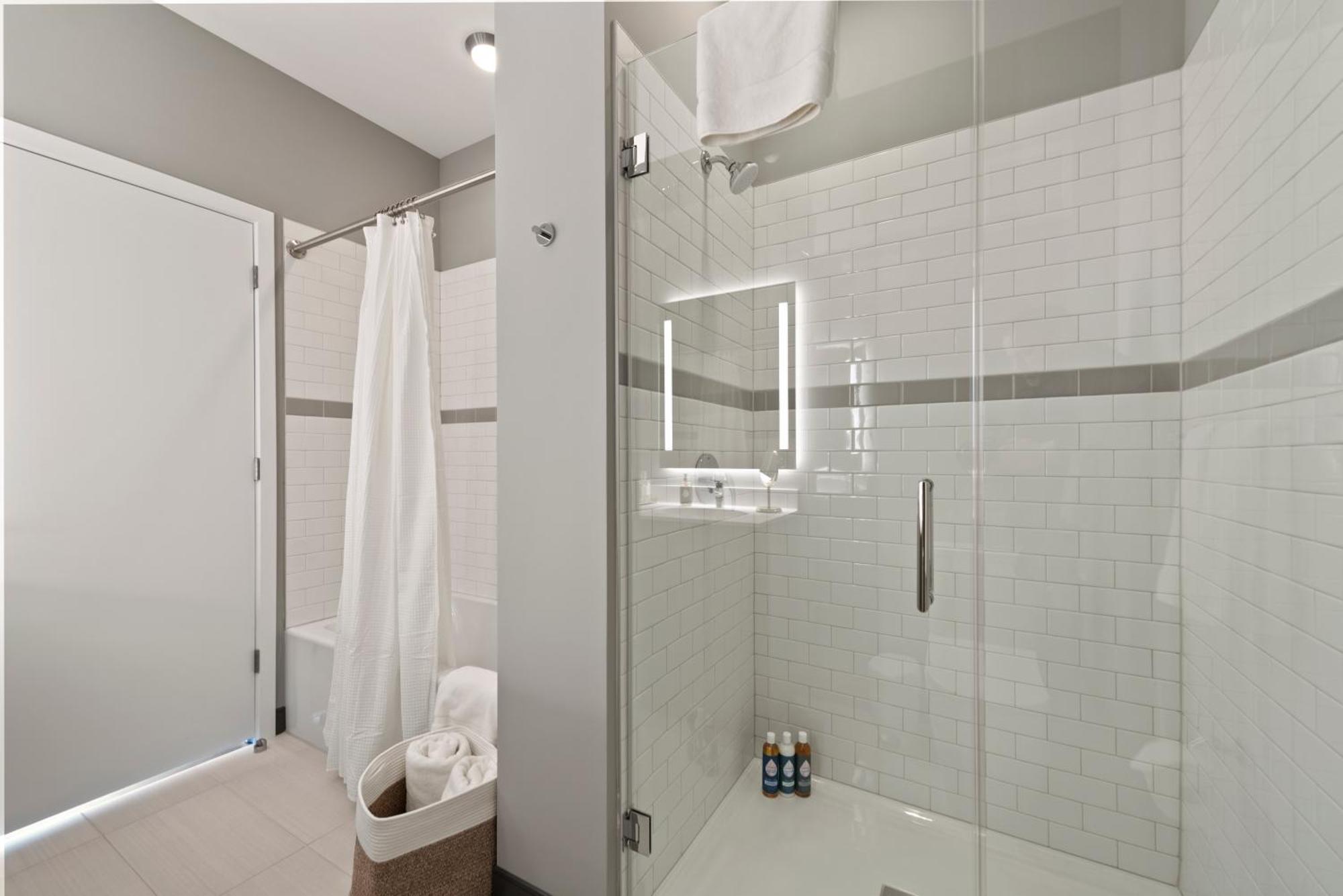 Fulbrix Bright Designer With West Loop Views Chicago