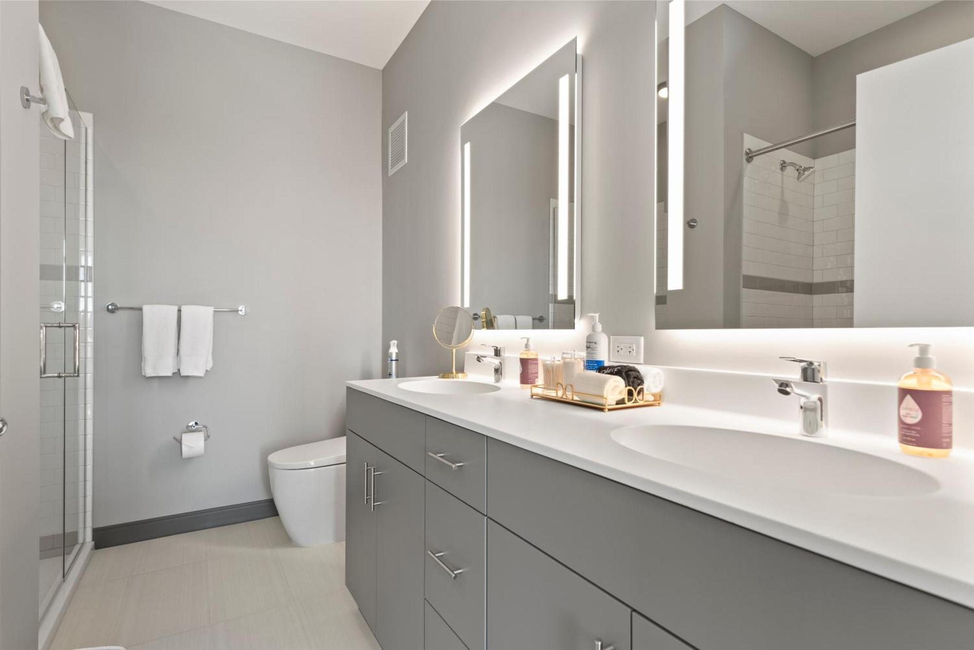 Fulbrix Bright Designer With West Loop Views Apartment *