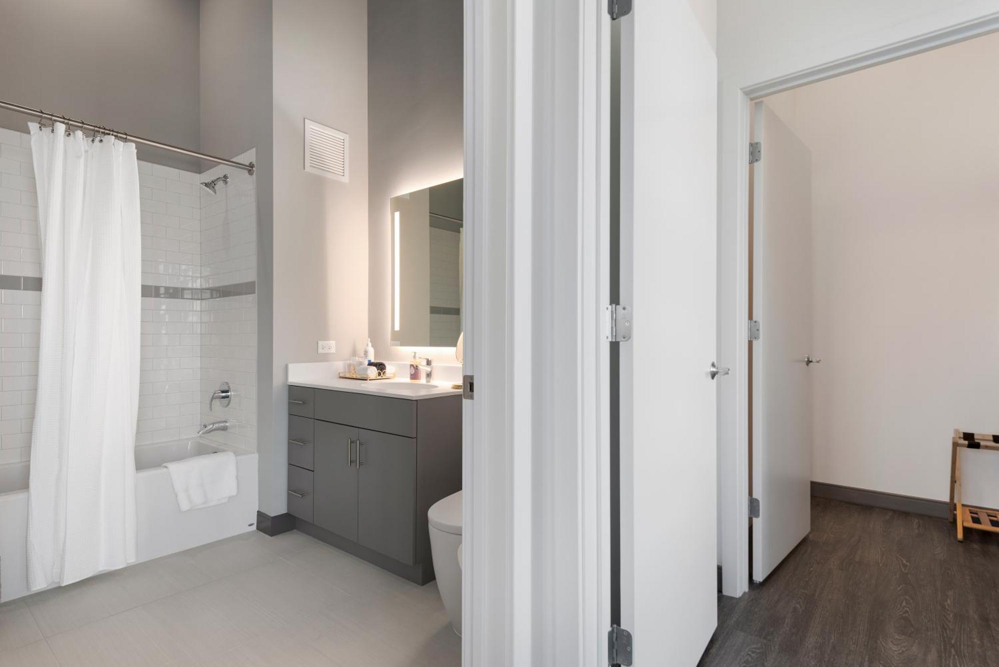 Apartment Fulbrix Bright Designer With West Loop Views *