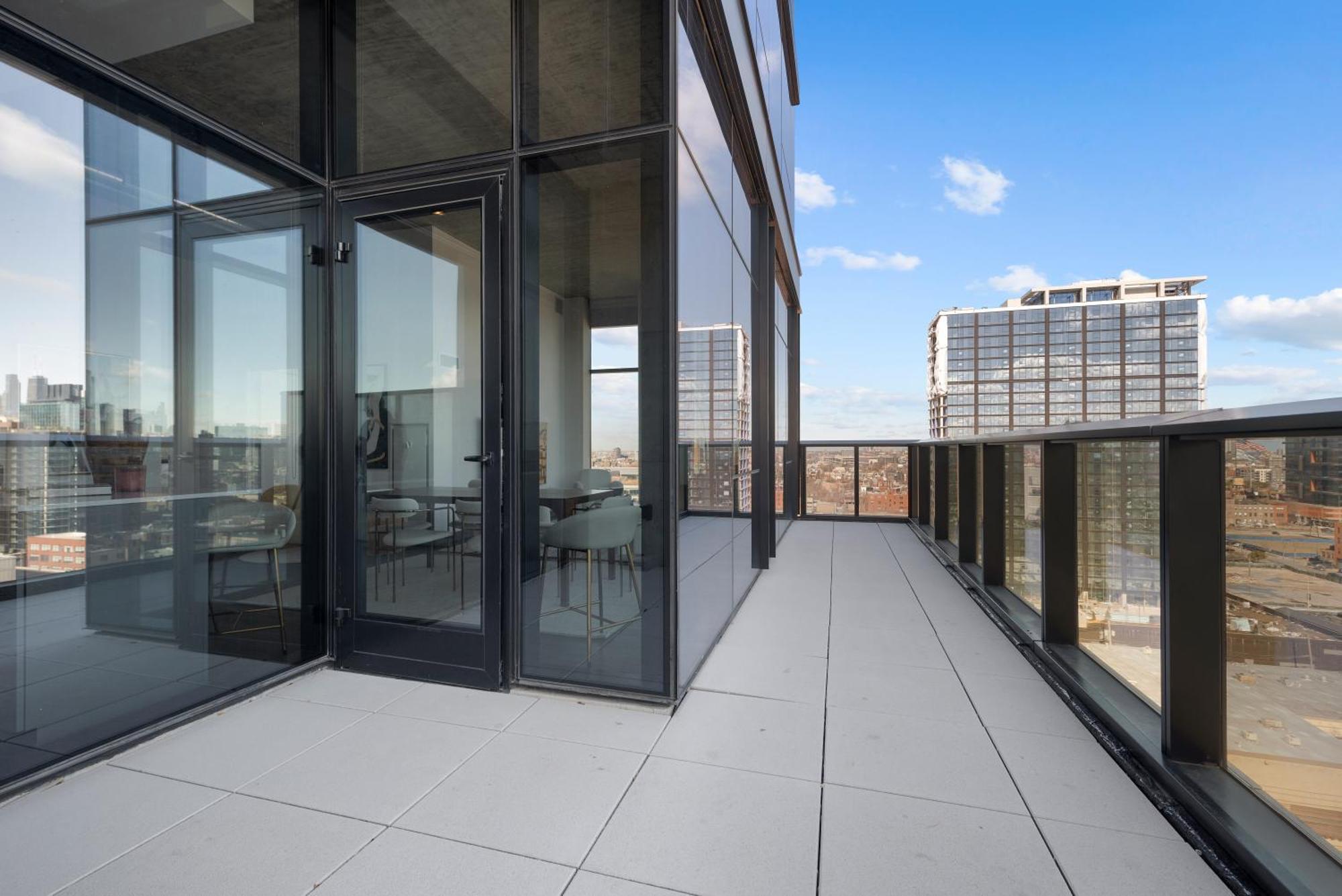 Fulbrix Bright Designer With West Loop Views Chicago