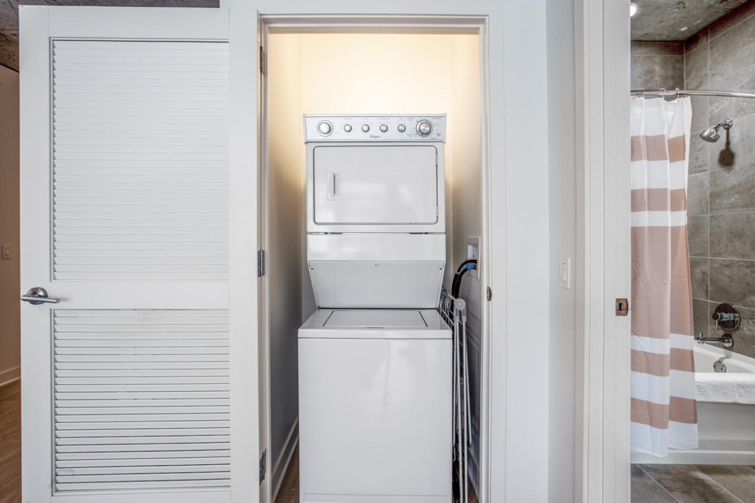 Blueground River N Gym Pool Nr Riverwalk Chi-128