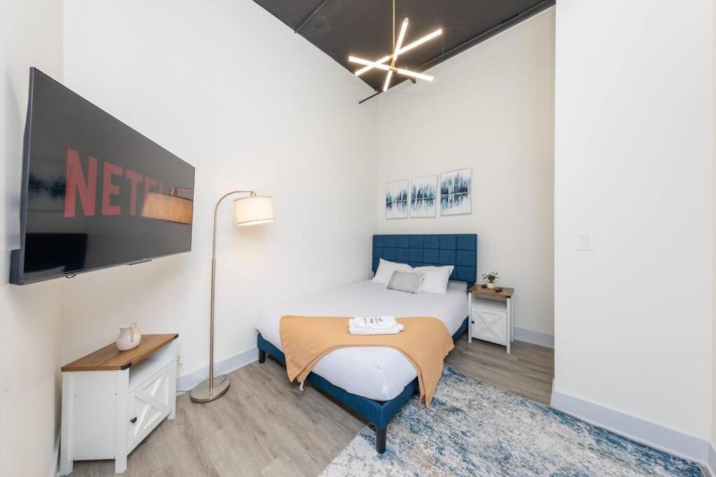 Apartment Spacious 5br Luxury Perfect For Group Sleeps 12 Near Mccormick Place, Grant Park And Soldier Field