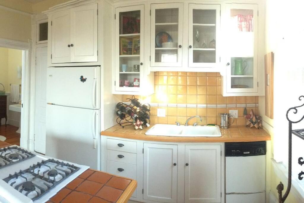 Iklektik House // Cardinal Apartment