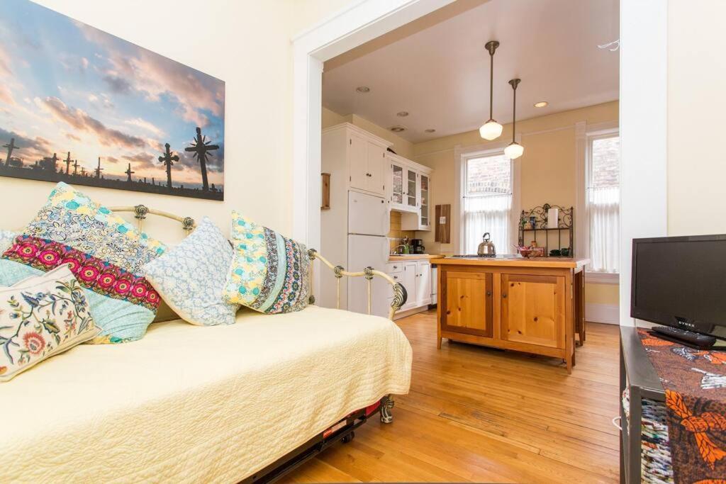 Iklektik House // Cardinal Apartment *