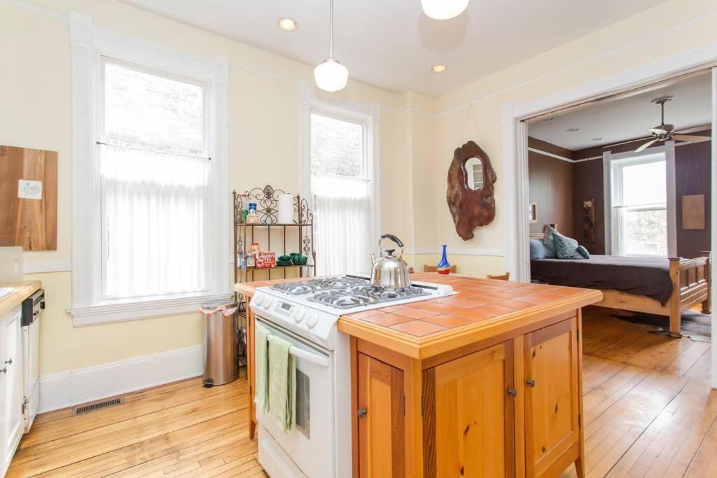 Apartment Iklektik House // Cardinal Chicago