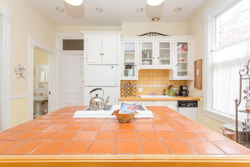 Iklektik House // Cardinal Apartment *