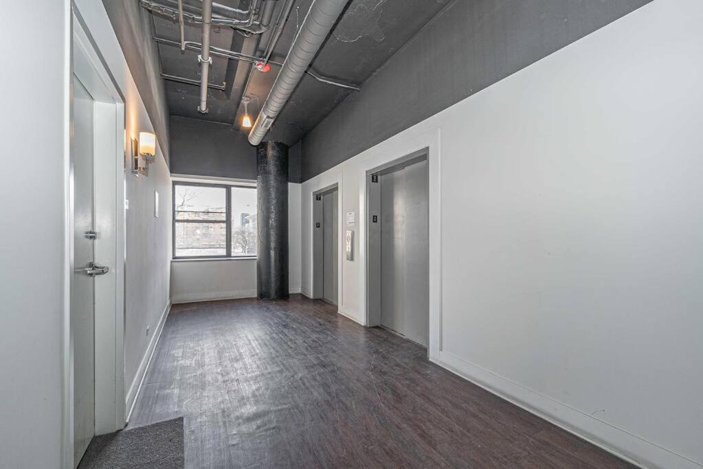 Spacious South Loop 2Br Apartment Near Mccormick Place, Soldier Field & Downtown Chicago