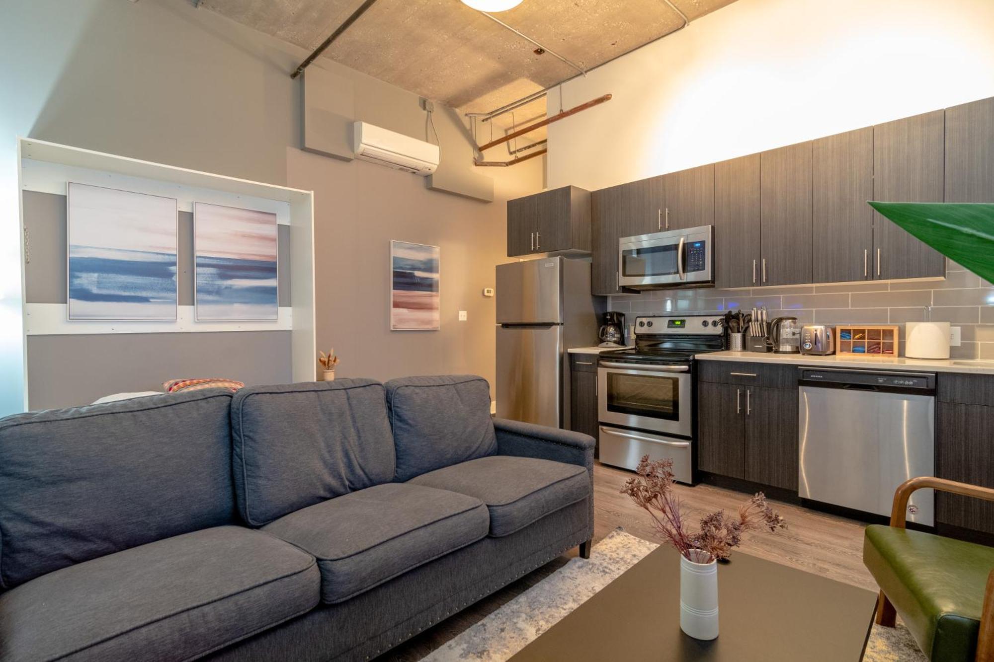 Mccormick Place Beautiful Studio Suite With Optional Parking And Gym Access Sleeps 4 Near Soldier Field And Downtown Chicago