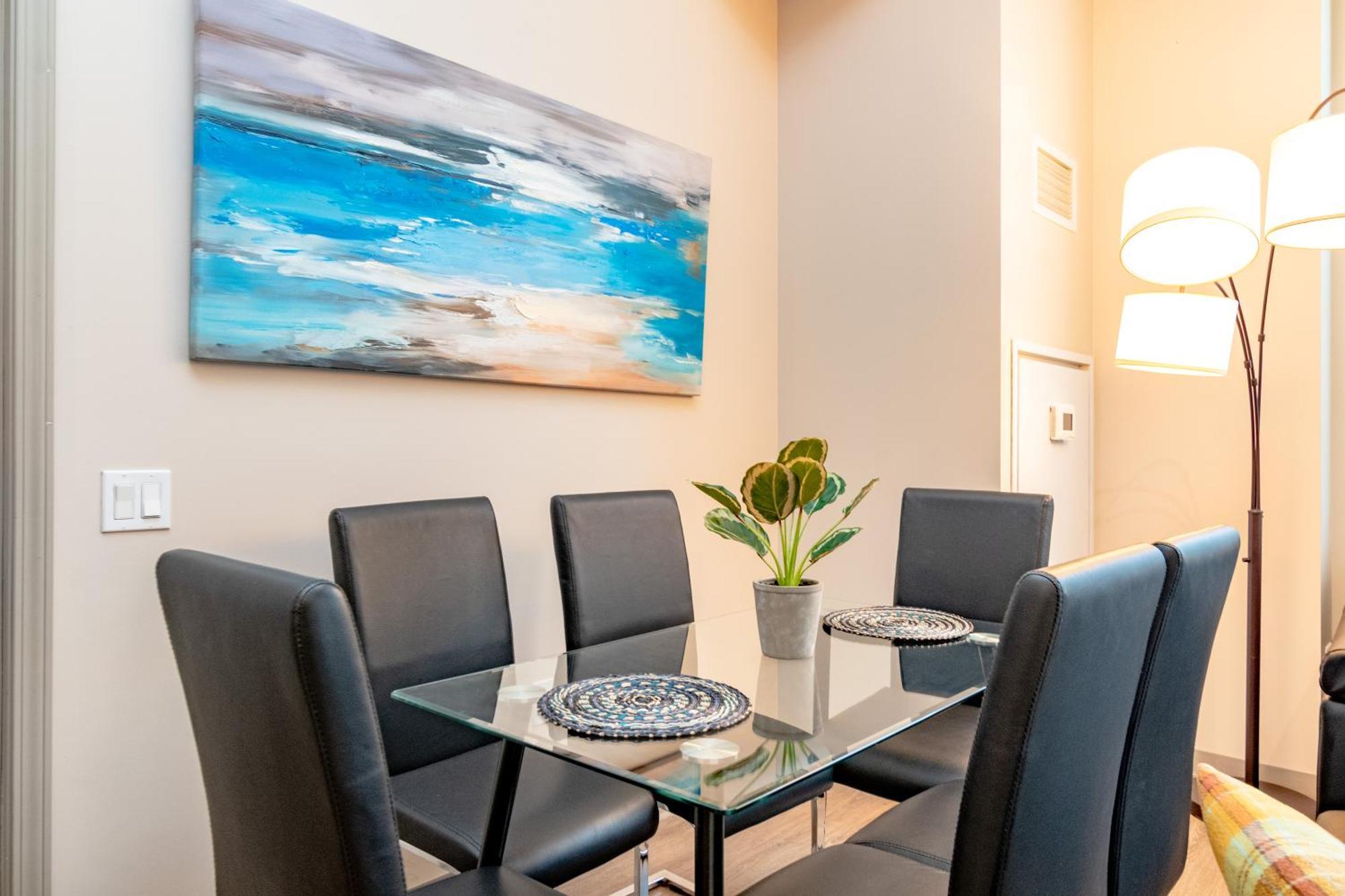 Apartment Mccormick Place Magnificent 2br-2ba With Optional Parking, Patio, Gym Access That Sleeps 6 Chicago