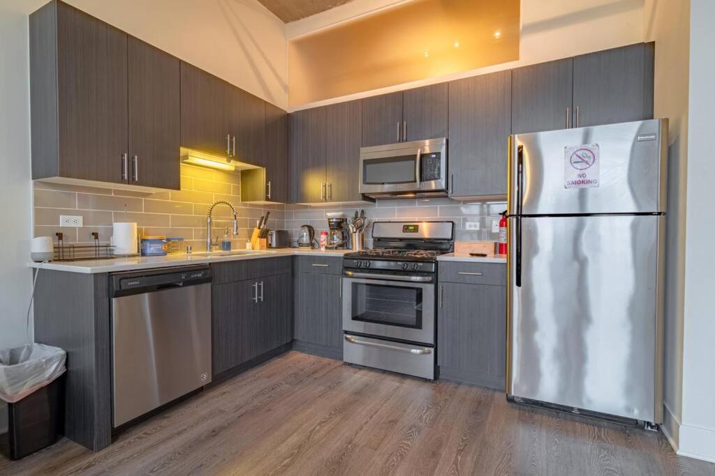 Apartment Stylish 2Br Suite With Optional Parking & Gym Access Near Lakefront, Shedd Aquarium And Mccormick Center