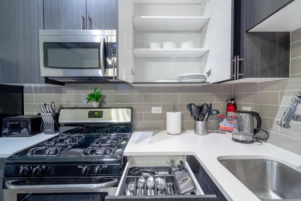 Modern 3Br South Loop Living Family Unit Near Adler Planetarium & Mccormick Convention Center Apartment Chicago