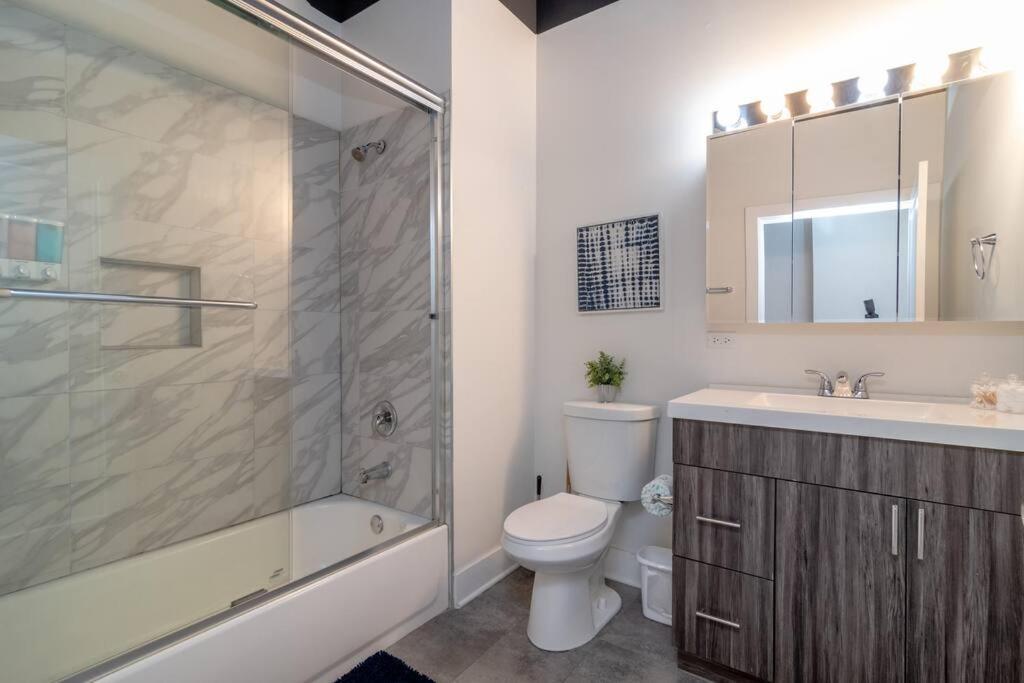 Modern 3Br South Loop Living Family Unit Near Adler Planetarium & Mccormick Convention Center Apartment Chicago