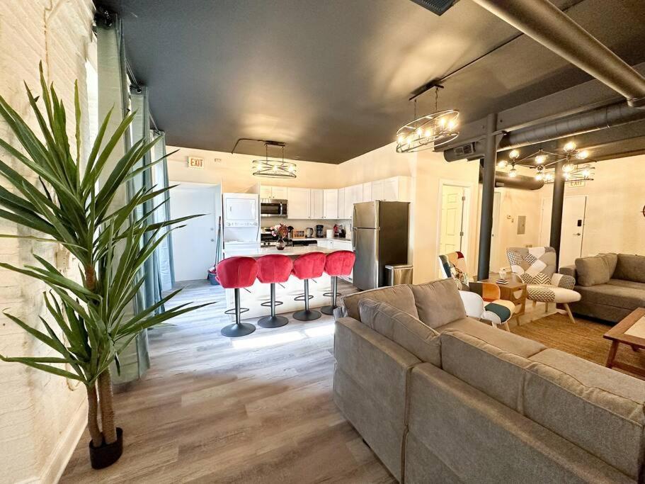 Family And Group Friendly 5br Spacious Unit With Pool Table And Optional Parking Near Mccormick Place And Soldier Field Appartement