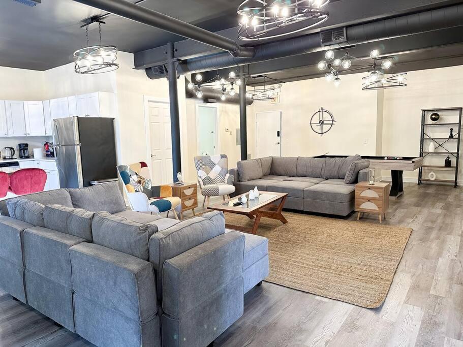 Family And Group Friendly 5br Spacious Unit With Pool Table And Optional Parking Near Mccormick Place And Soldier Field Appartement