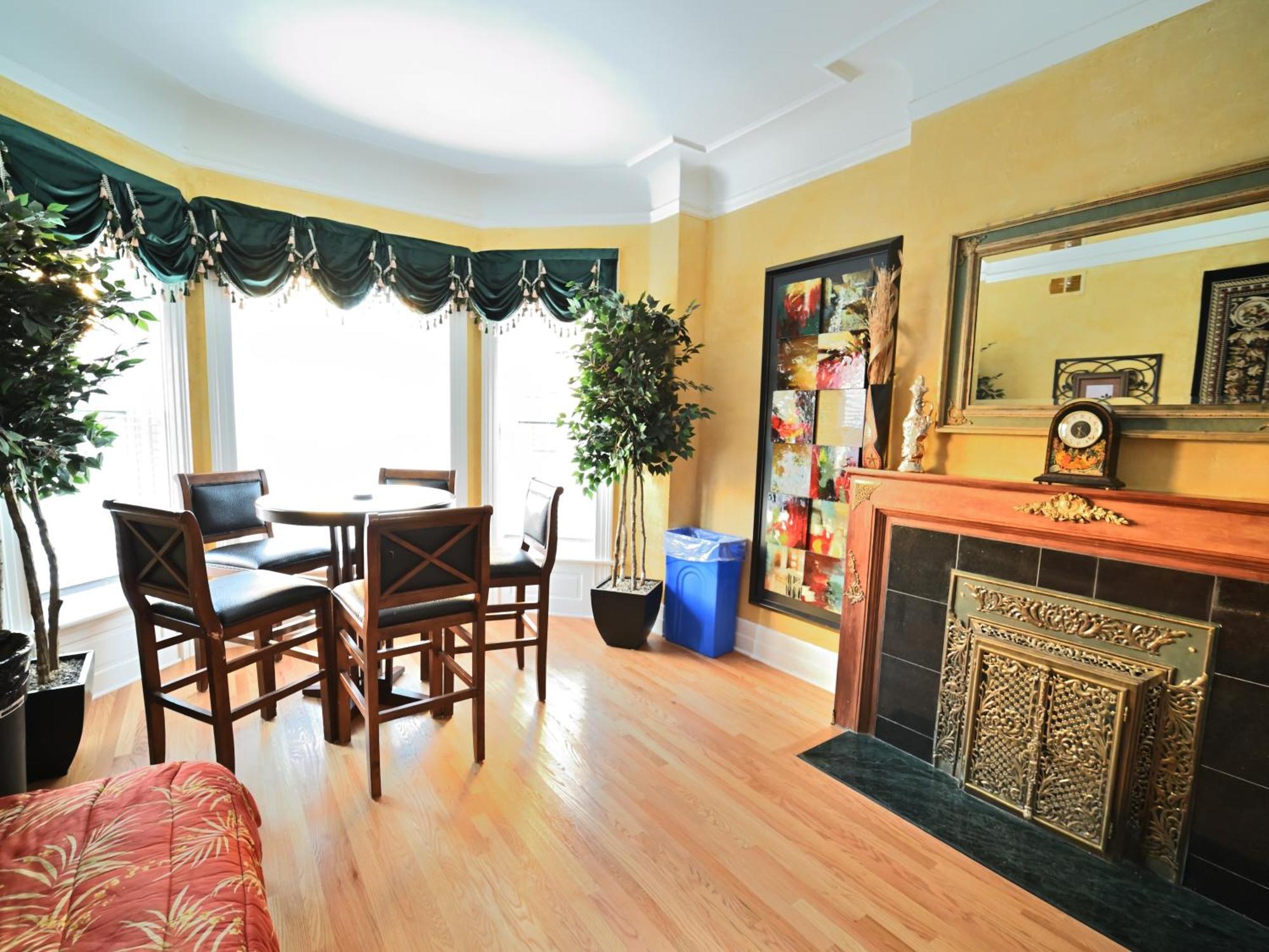 City Sleeps 10-20 Free Tv & Parking Appartement