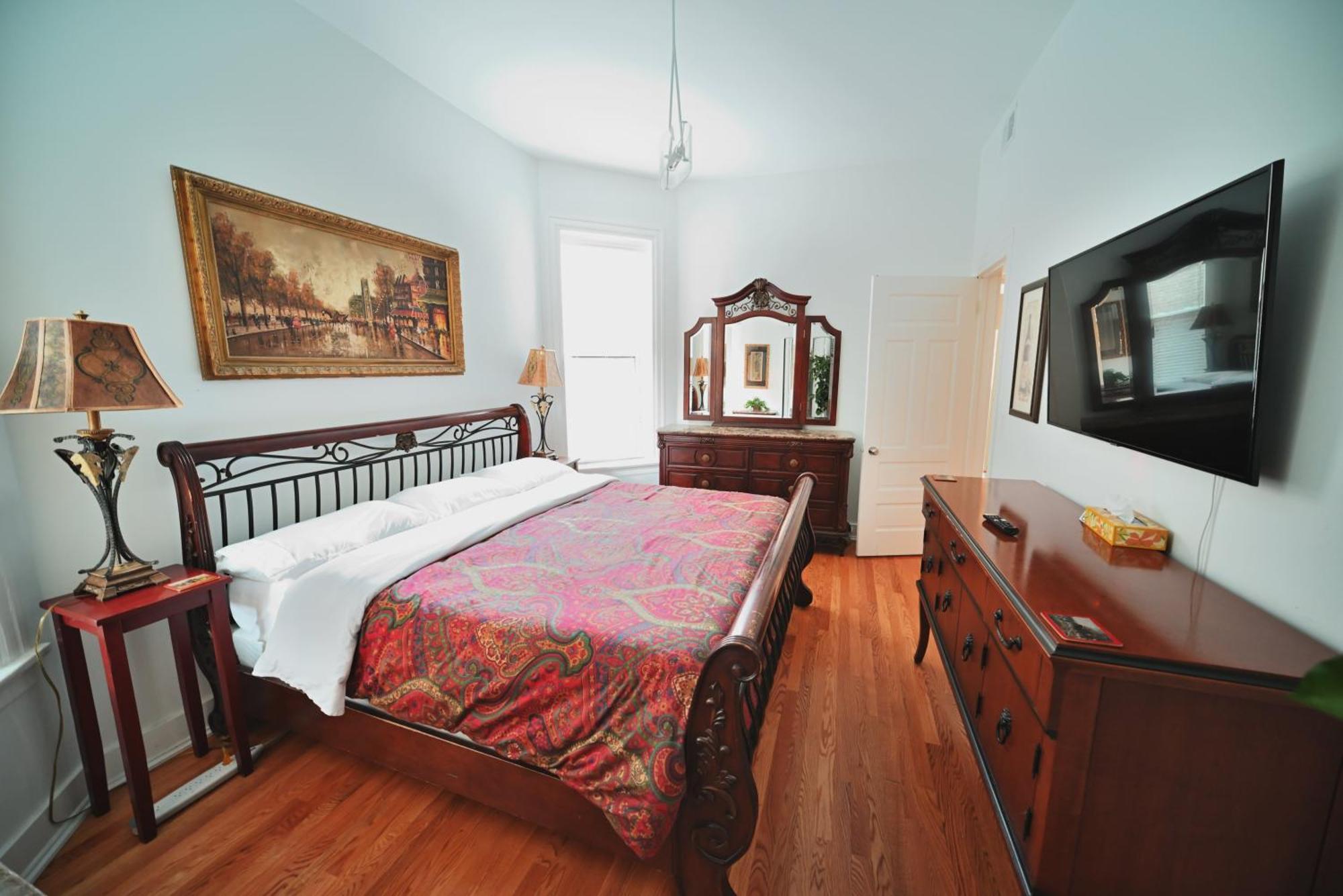Apartment Stone Mansion Sleeps 10-20 Free Tv & Parking