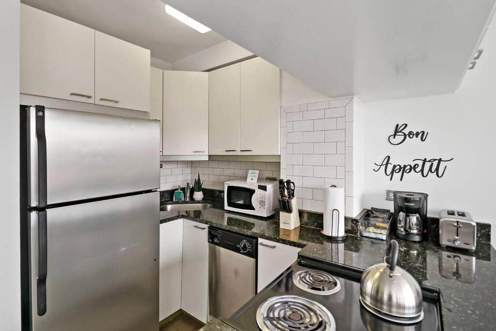 Warm & Elegant In - Algonquin 06-005a Rep Apartment *