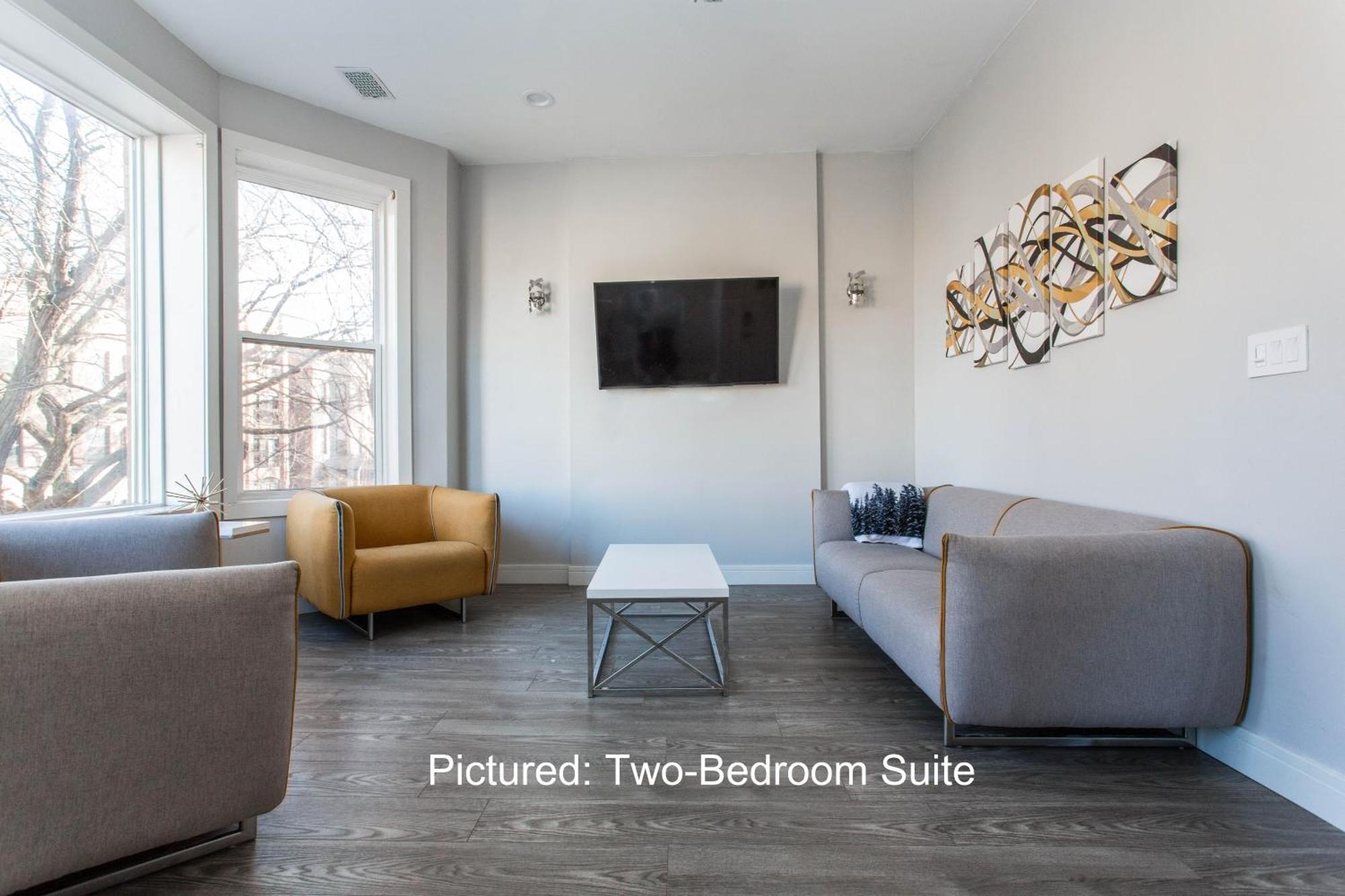 Prime Location! - 1min Walk To Wrigley Field - Modern 2br Apts Right Next To Wrigley Field & Transit! Chicago