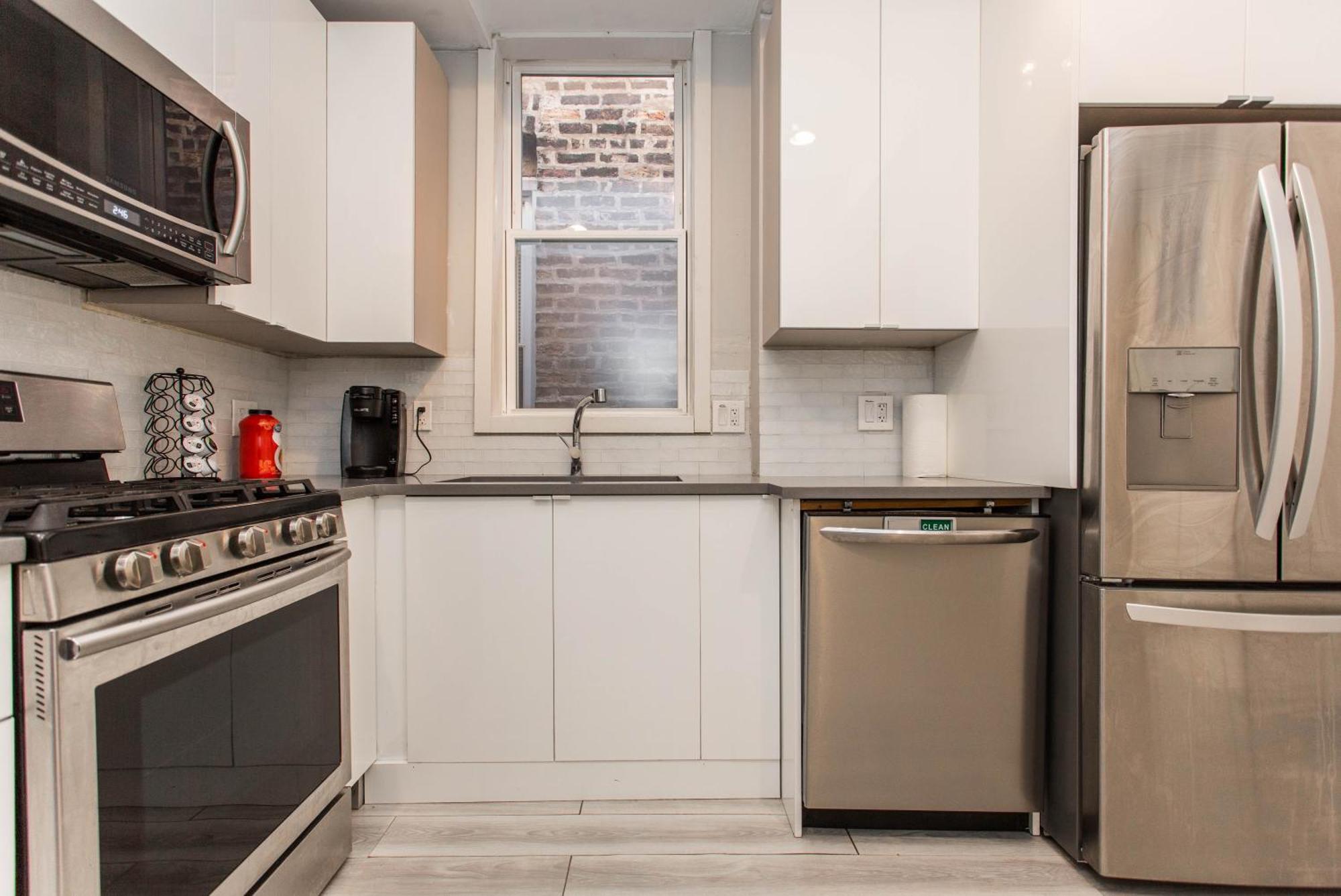 The Double Play - Modern 2br Apts Right Next To Wrigley Field & Transit! - Perfect For Cubs Fans