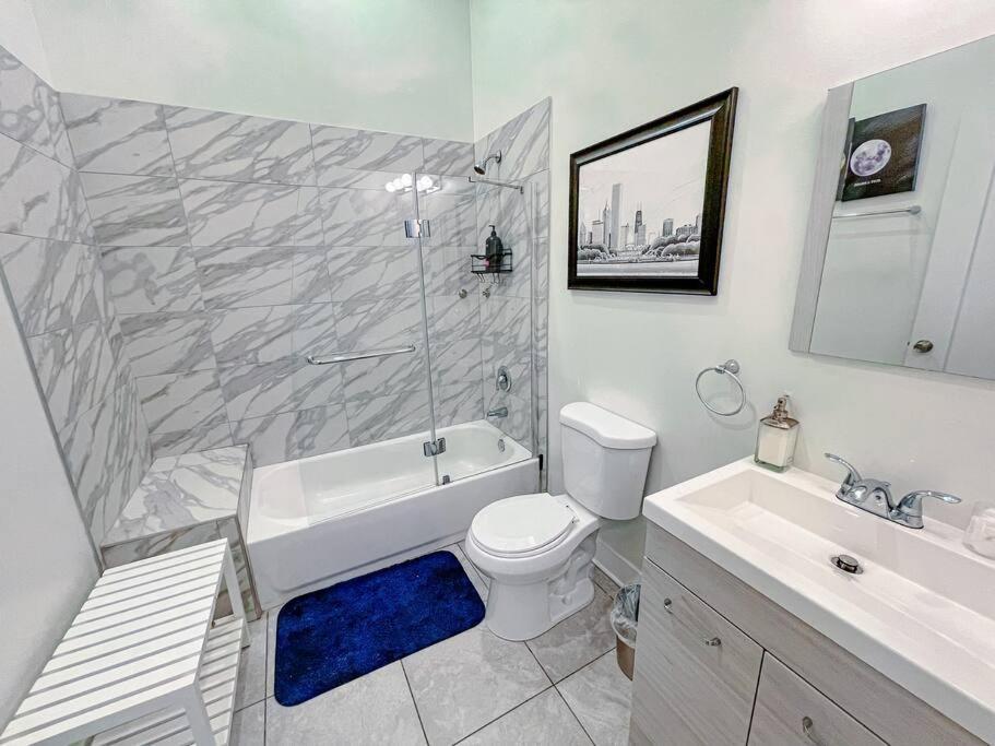 Spacious 420-friendly 2br Retreat Near Mccormick Place, Grant Park And Soldier Field Apartment *