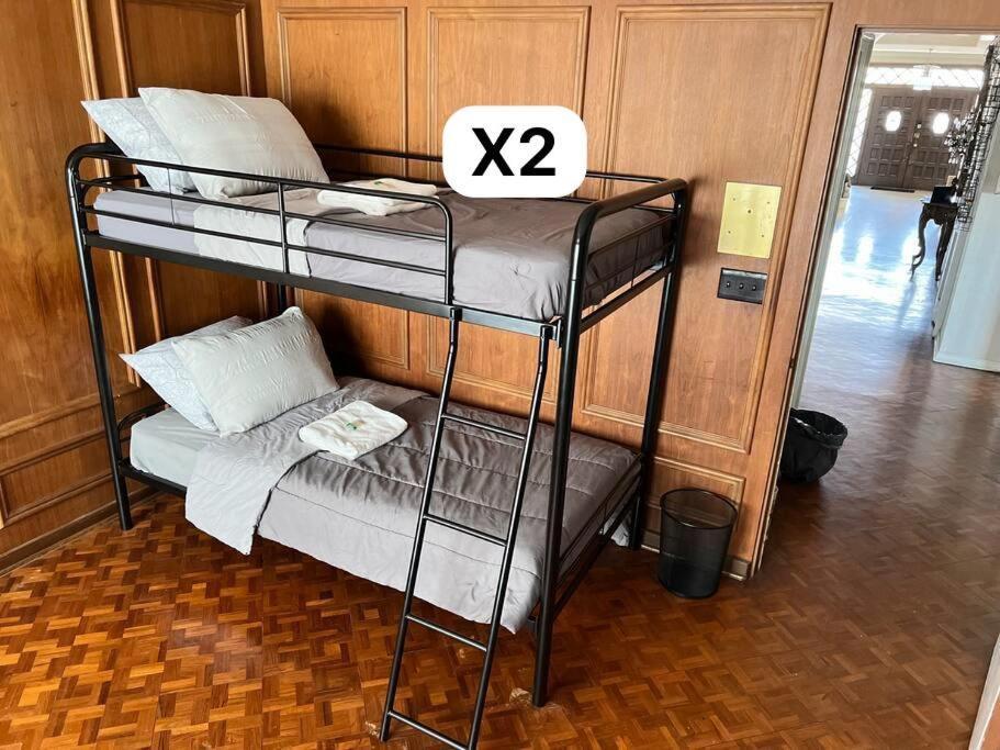 Pill Hill Mansion * Chicago