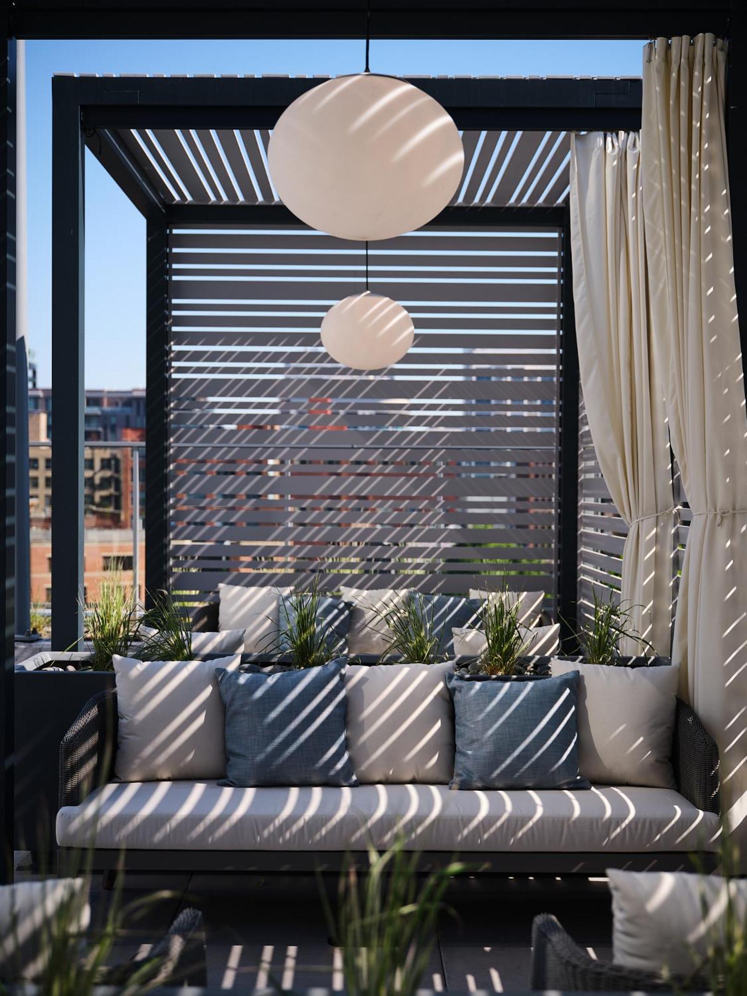 Level River North *