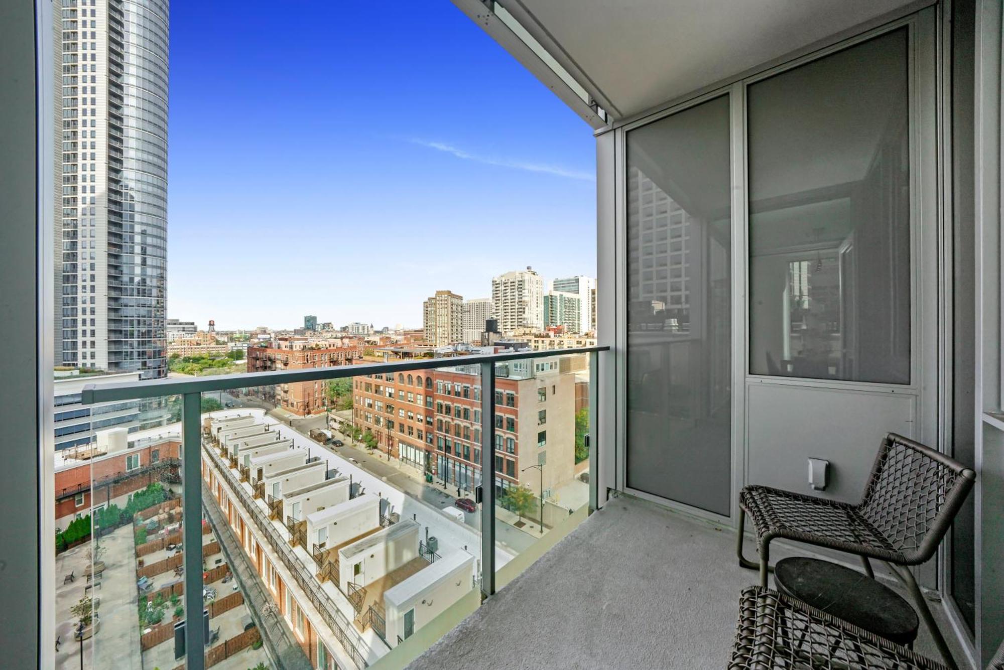 Hotel Level River North