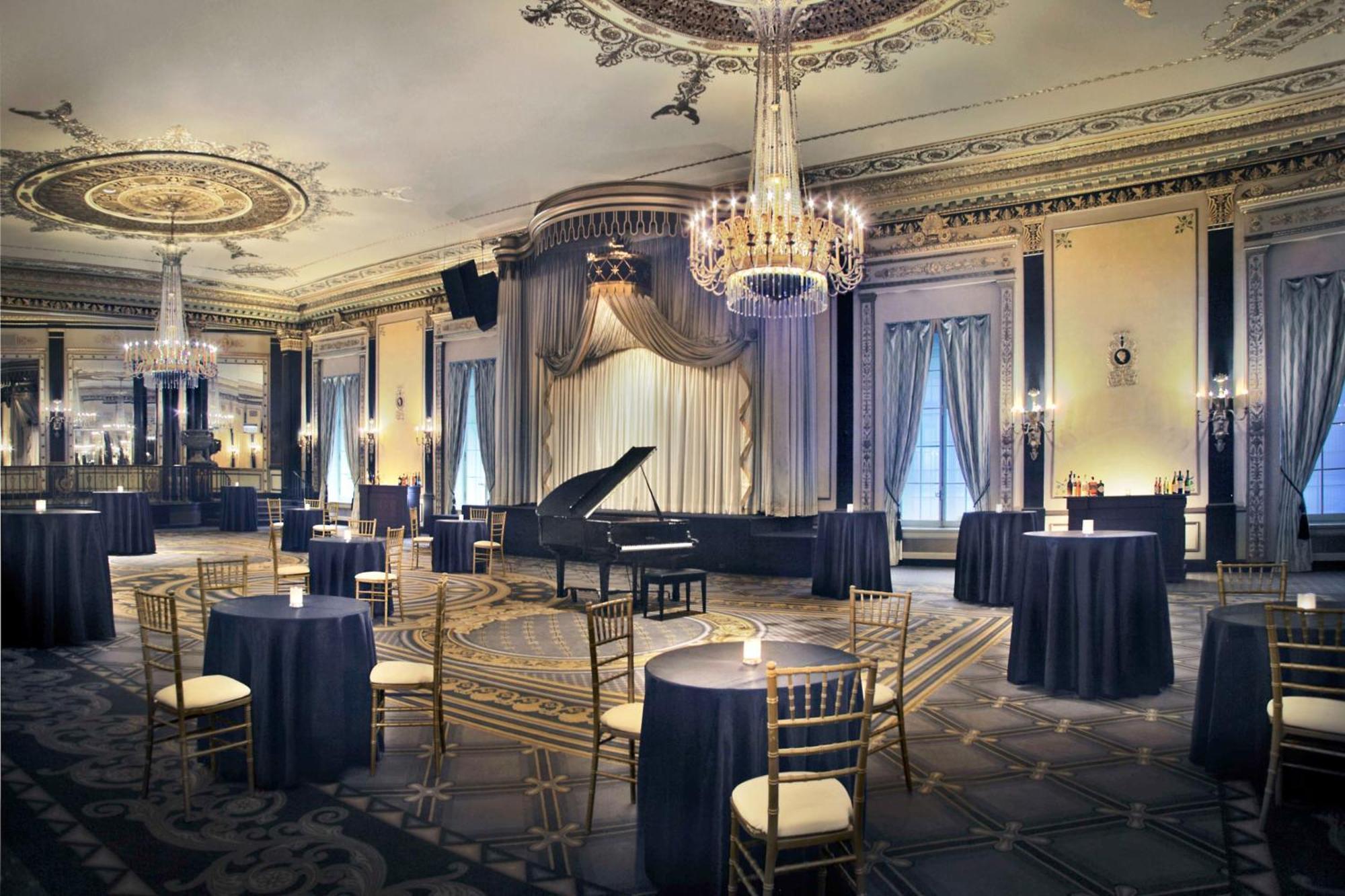The Palmer House Hilton Hotel 4*