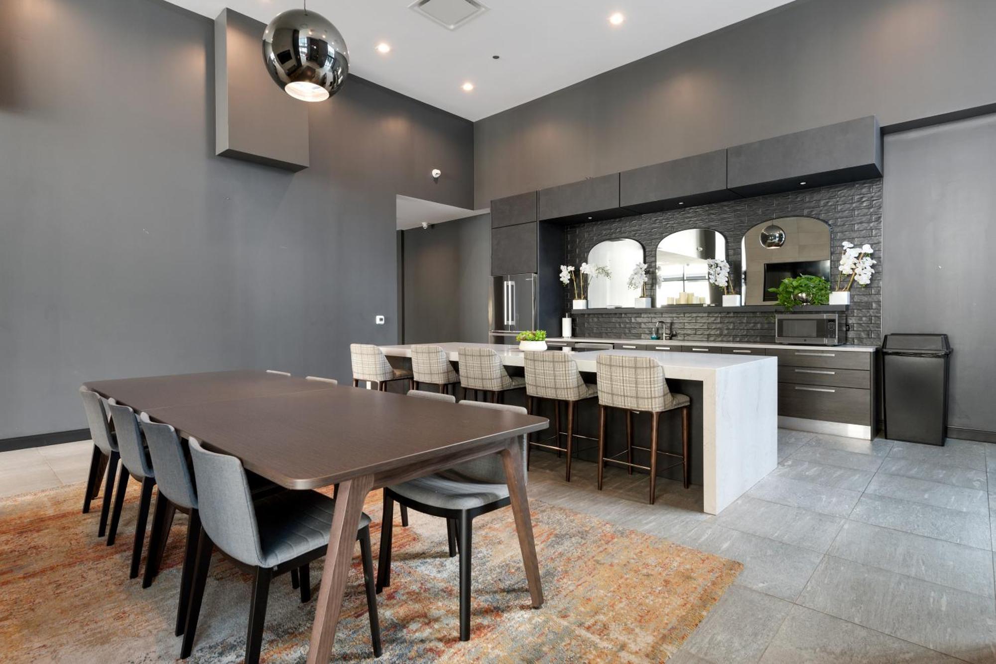 Experience Downtown At Millennium - Luxury In The Loop *