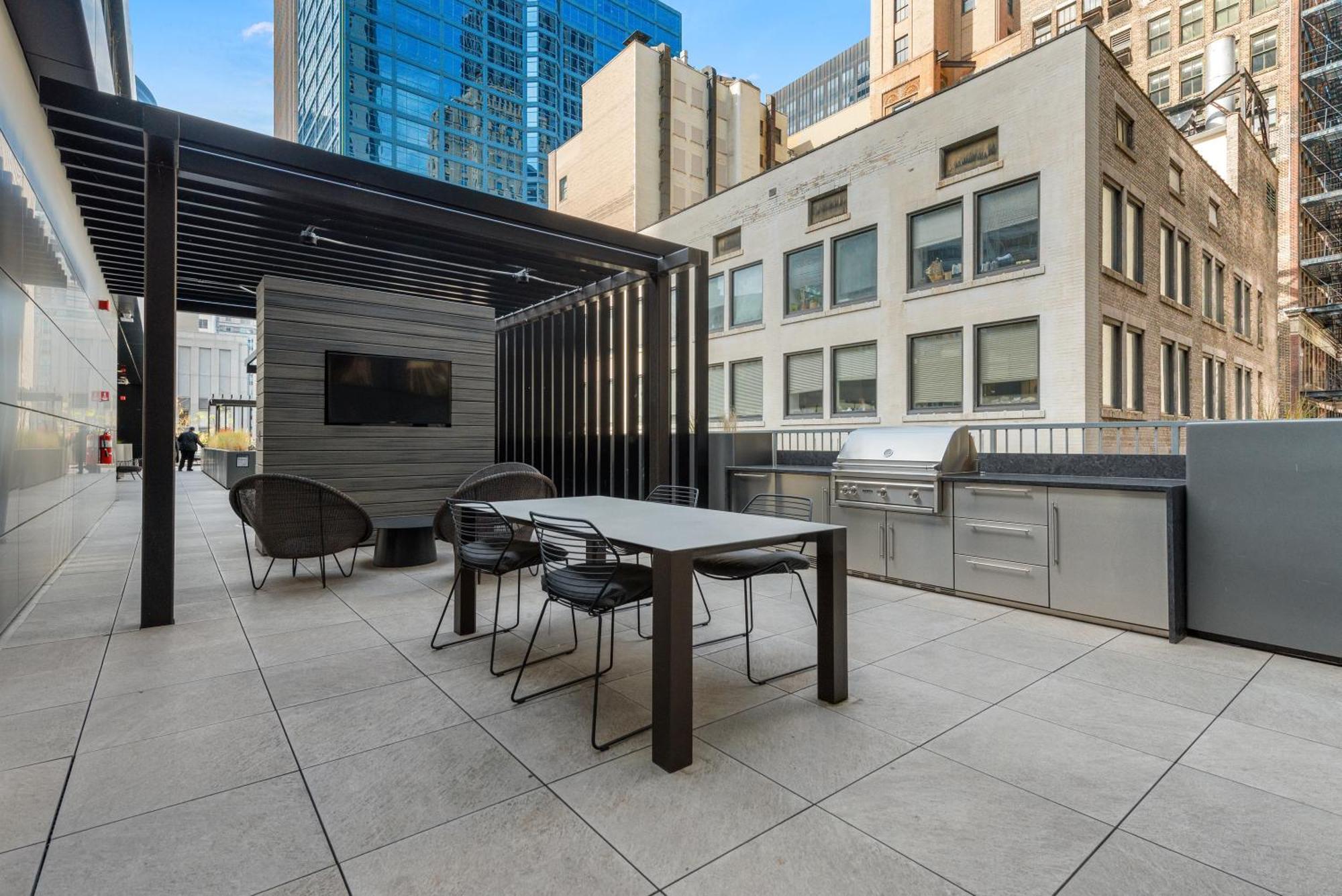 Experience Downtown At Millennium - Luxury In The Loop Apartment Chicago