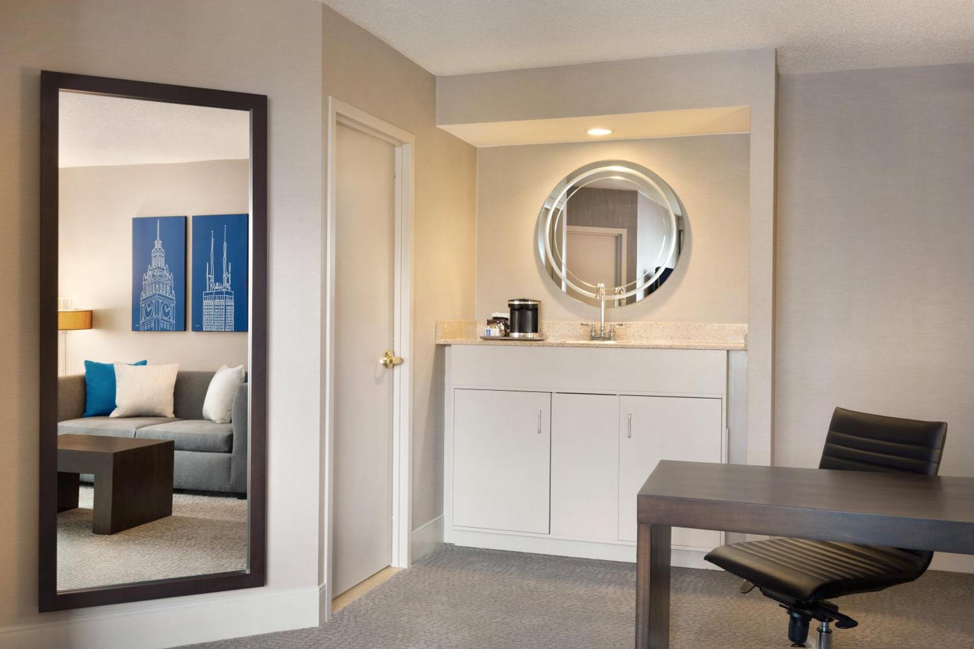 Hilton Chicago/magnificent Mile 3*