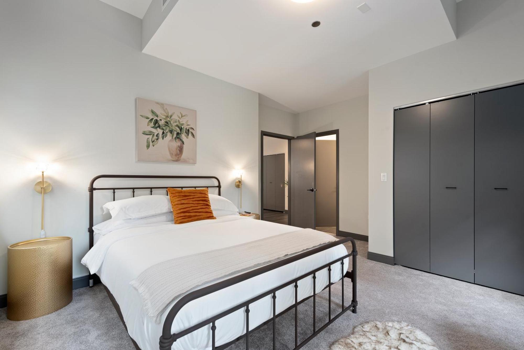 Experience Downtown At Millennium - Luxury In The Loop *