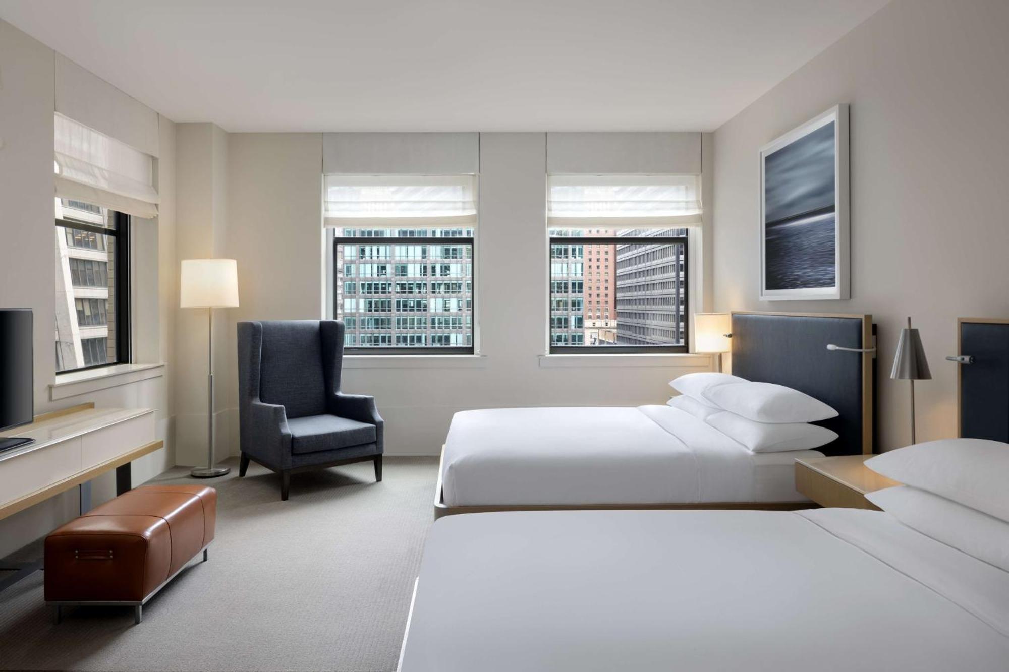Hyatt Centric The Loop 4*