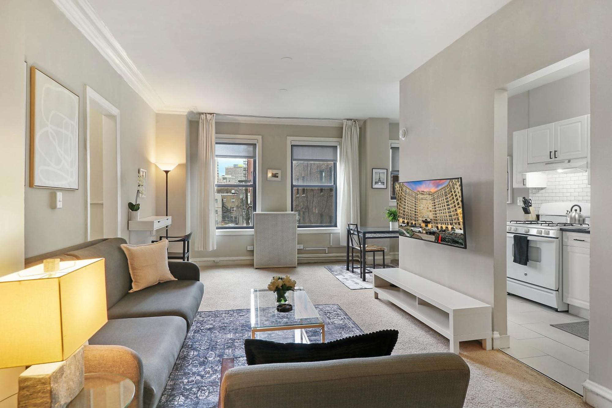 Elegant 1br Hyde Park - Windermere 310 Apartment