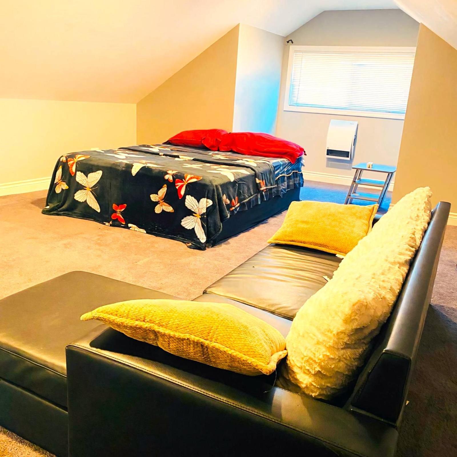 Fully Equipped Cozy 4/5 Br Apartment *