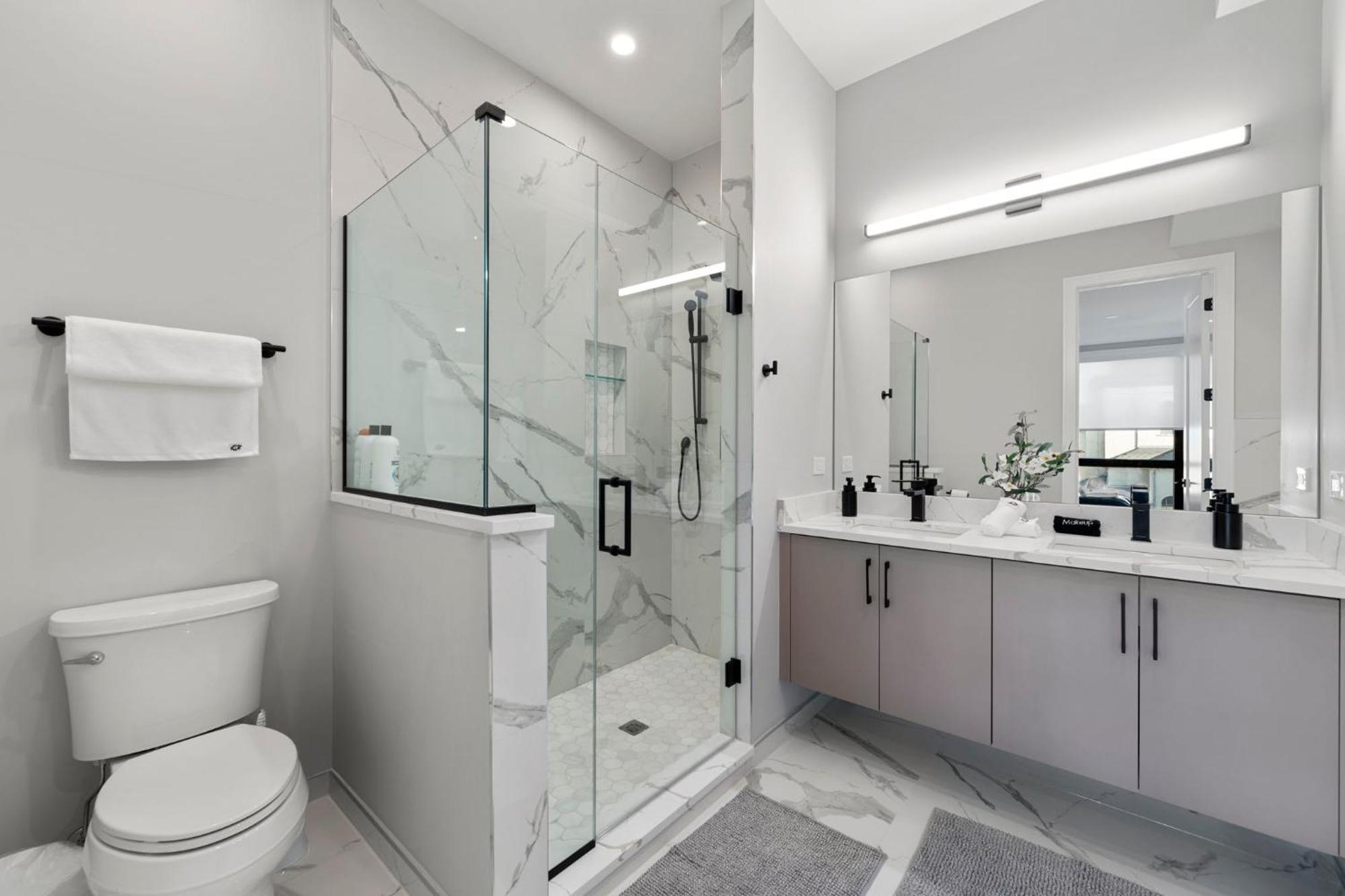 Contemporary Luxury: New 3br 2ba Stylish Haven Apartamento *