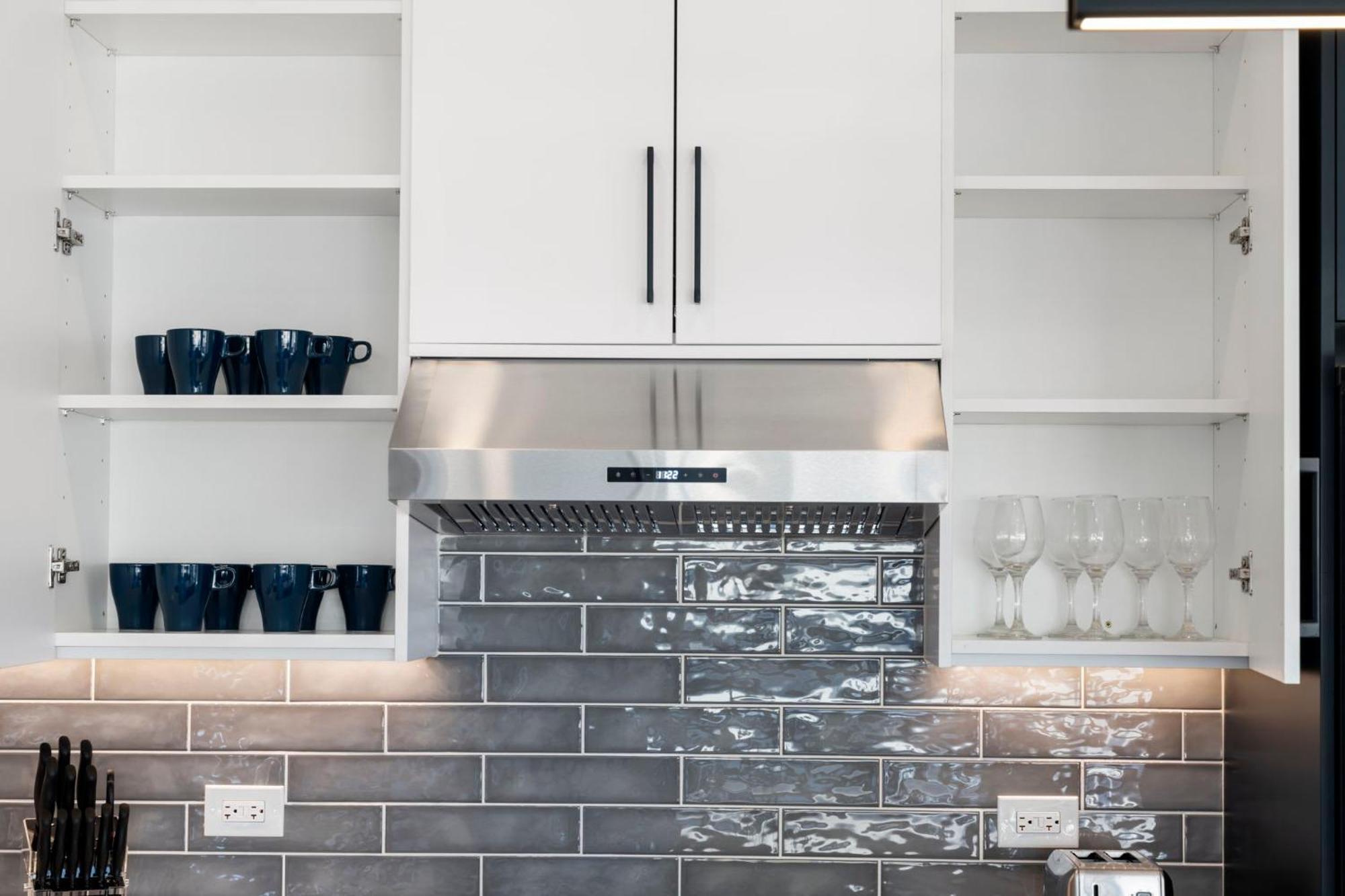 Contemporary Luxury: New 3br 2ba Stylish Haven Apartamento