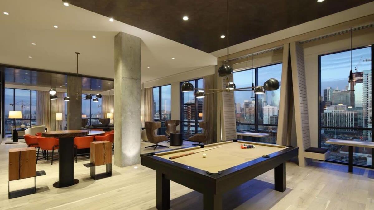 3br Elegant Glass Penthouse Pool With Deck & Gym Appartement Chicago