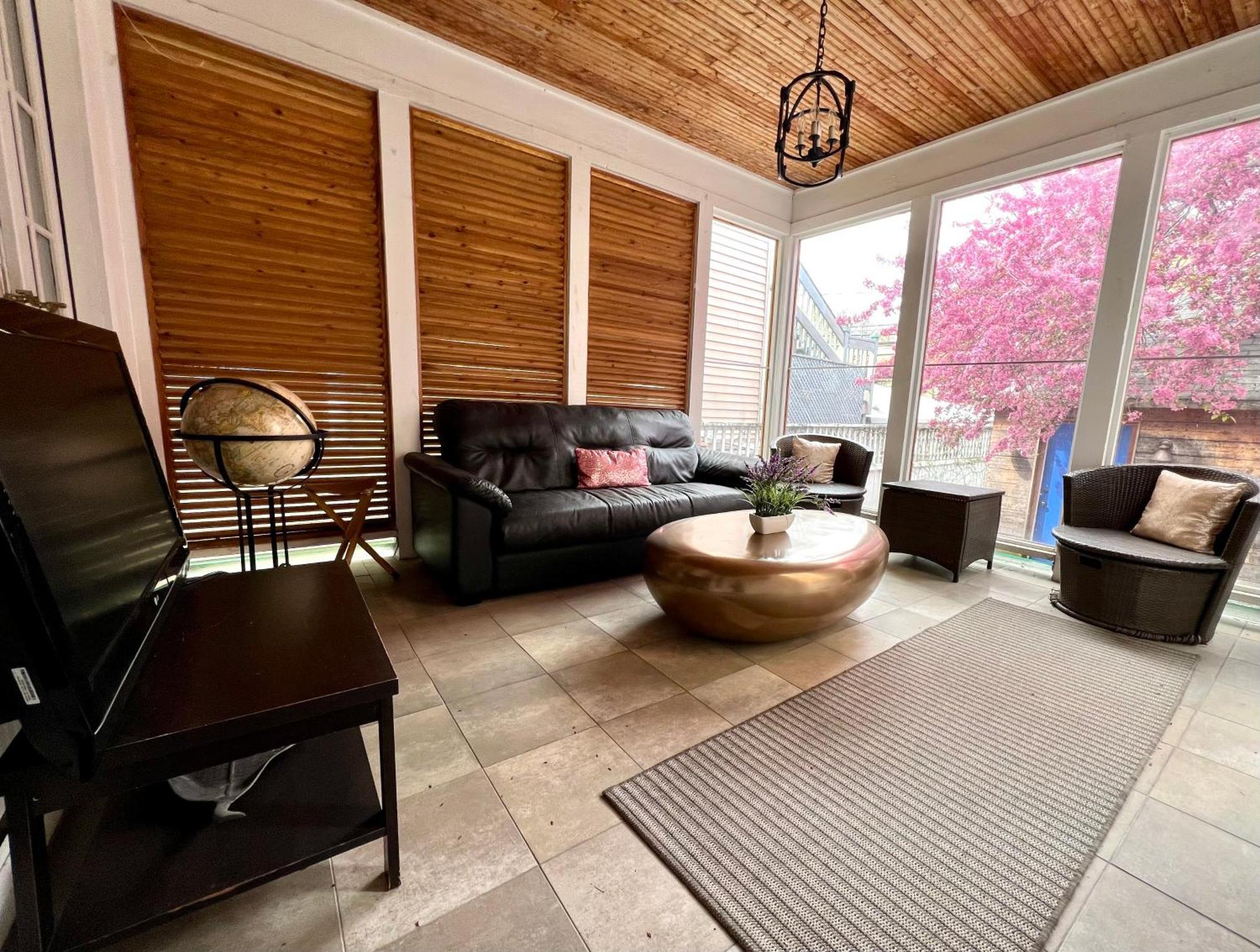 Casa de Férias 5 Bedroom Huge House In Location Parking Fireplace Back Yard *