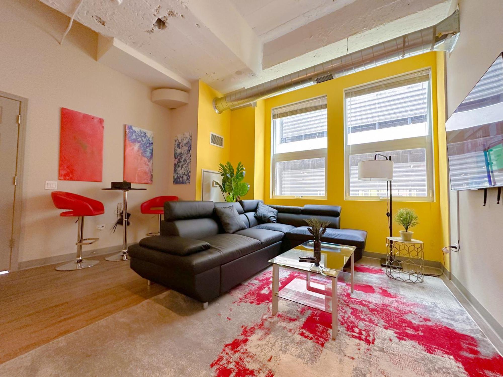 Bright 2Br Apt With Gym And Optional Parking Near Soldier Field, Museum Campus, Mccormick Place