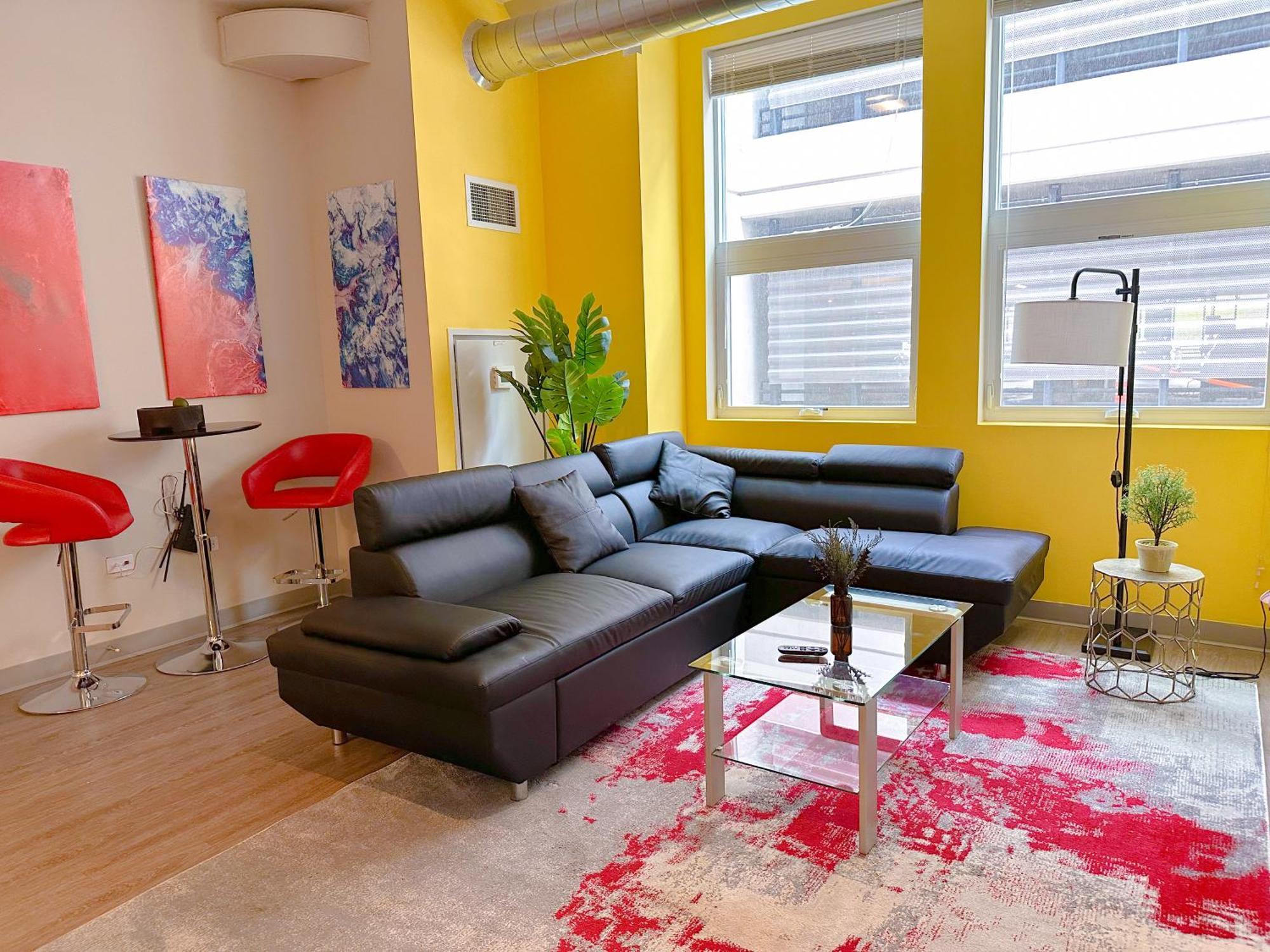 Bright 2Br Apt With Gym And Optional Parking Near Soldier Field, Museum Campus, Mccormick Place