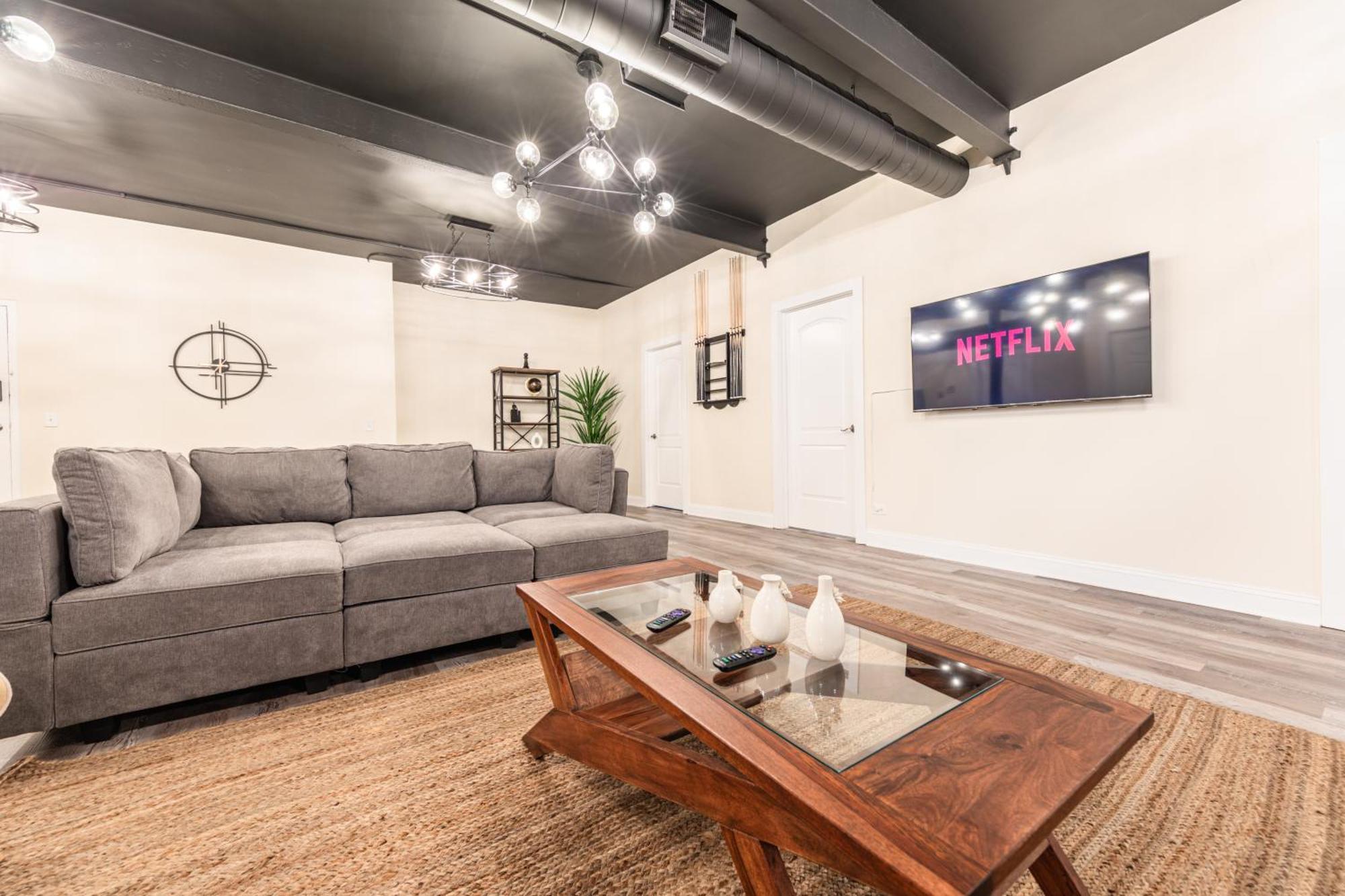 Family And Group Friendly 5br Spacious Unit With Pool Table And Optional Parking Near Mccormick Place And Soldier Field Appartement