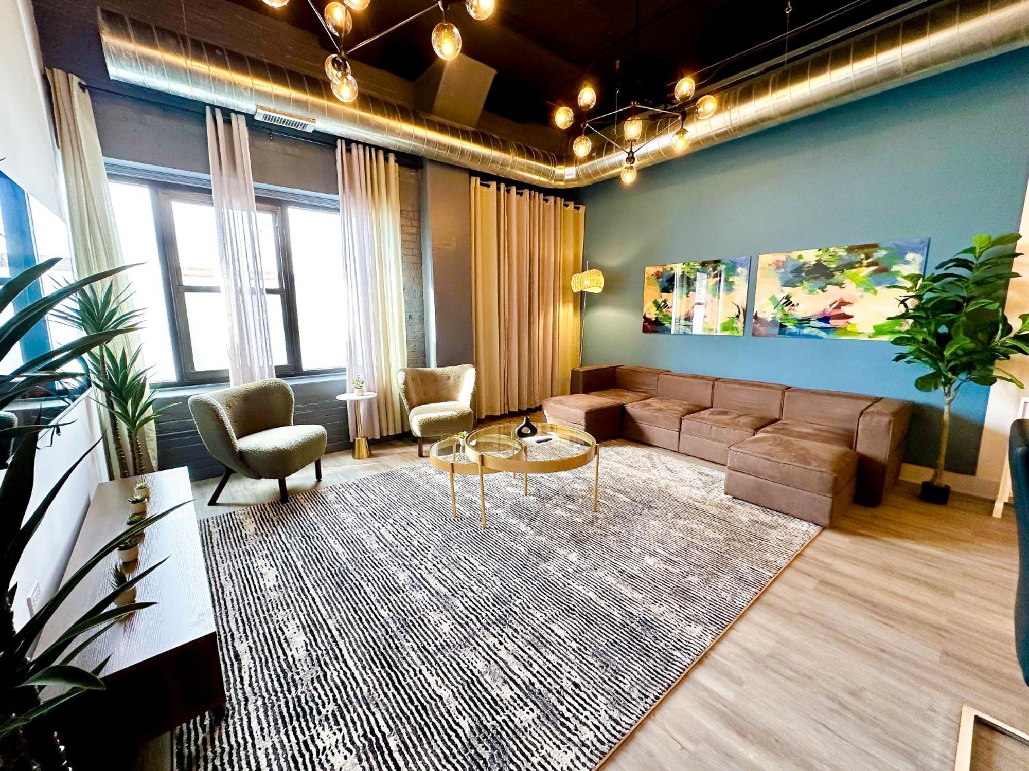 Apartment Spacious 5br Luxury Perfect For Group Sleeps 12 Near Mccormick Place, Grant Park And Soldier Field Chicago