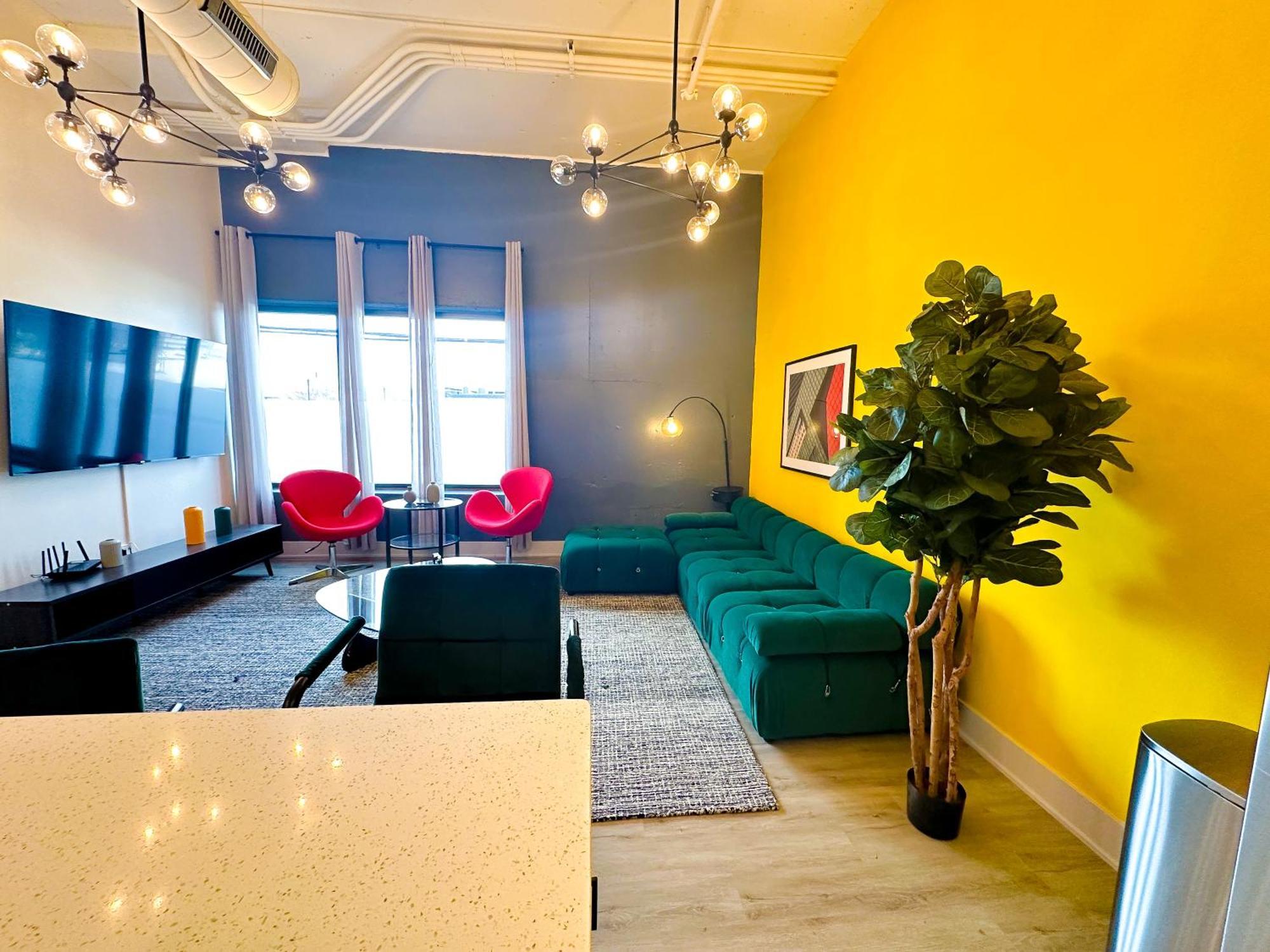 Spacious 5br Luxury Perfect For Groups With Gym Access And Optional Parking Near Mccormick Place, Grant Park And Soldier Field Apartment *