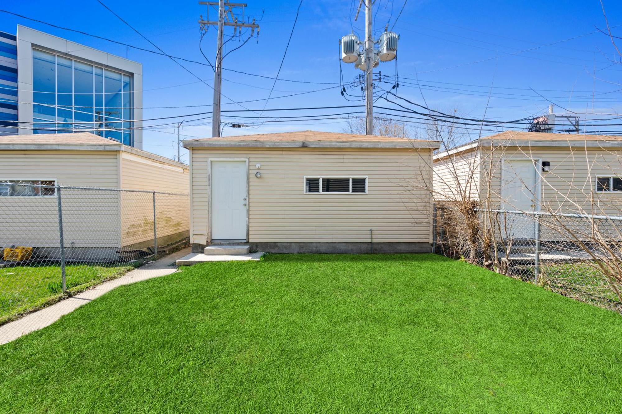Appartement Newly Rehabbed Greystone With 2 Private Apartments, Backyard, Garage, Laundry, Close To Expressway